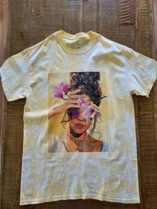Women's Tie Dye Size M Yellow T Shirt Short Sleeve Girl with Flowers Cotton